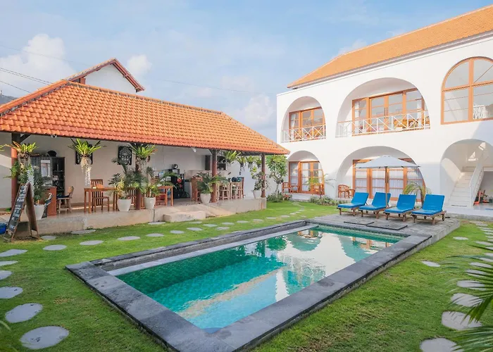 Konukevi Bali Intan 4*